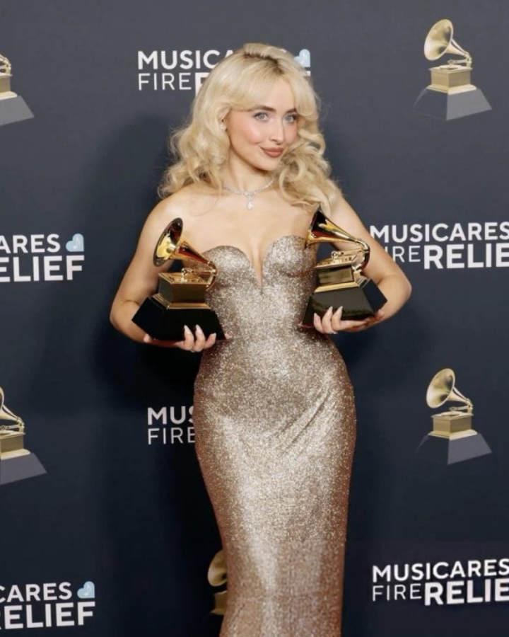 Sabrina amb els seus premis